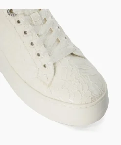 Hot Embraced - Ivory Trainers