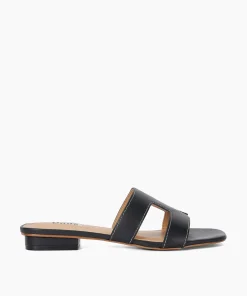 Sale Loupe - Black Flat Sandals