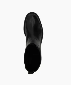 Shop Peanuts - Black Boots