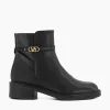 Store Praising - Black Boots
